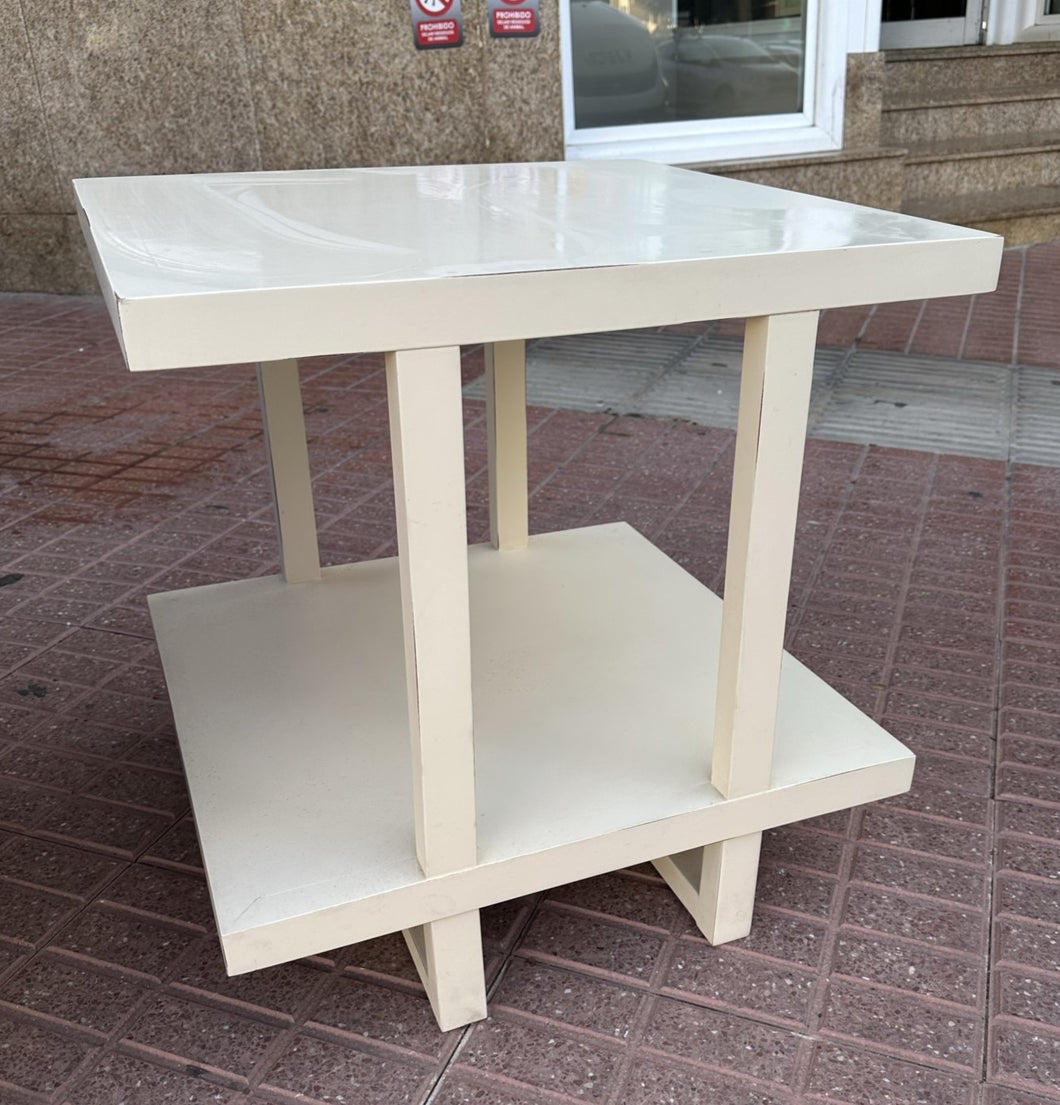 1105 - Side table (Matching display cabinet Ref#1035) (60cm x 60cm x 60cm)