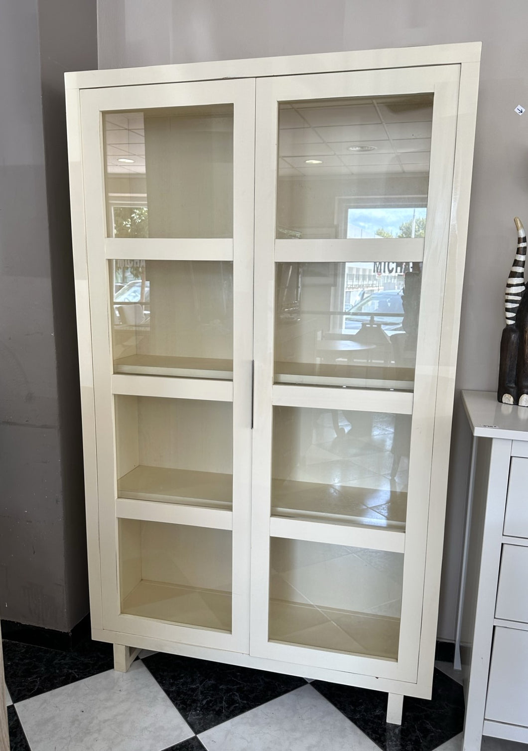 1106 - Display cabinet (Matching side table Ref#1034) (110cm x 35cm, 186cm)