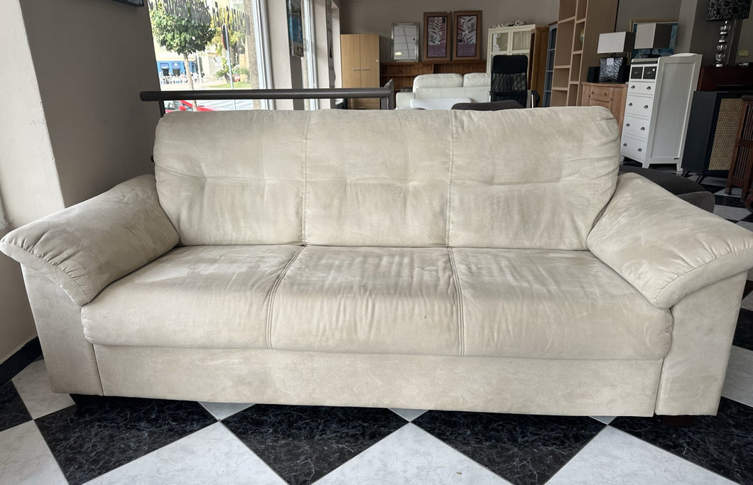 1082 - Three seater fabric sofa (205cm)