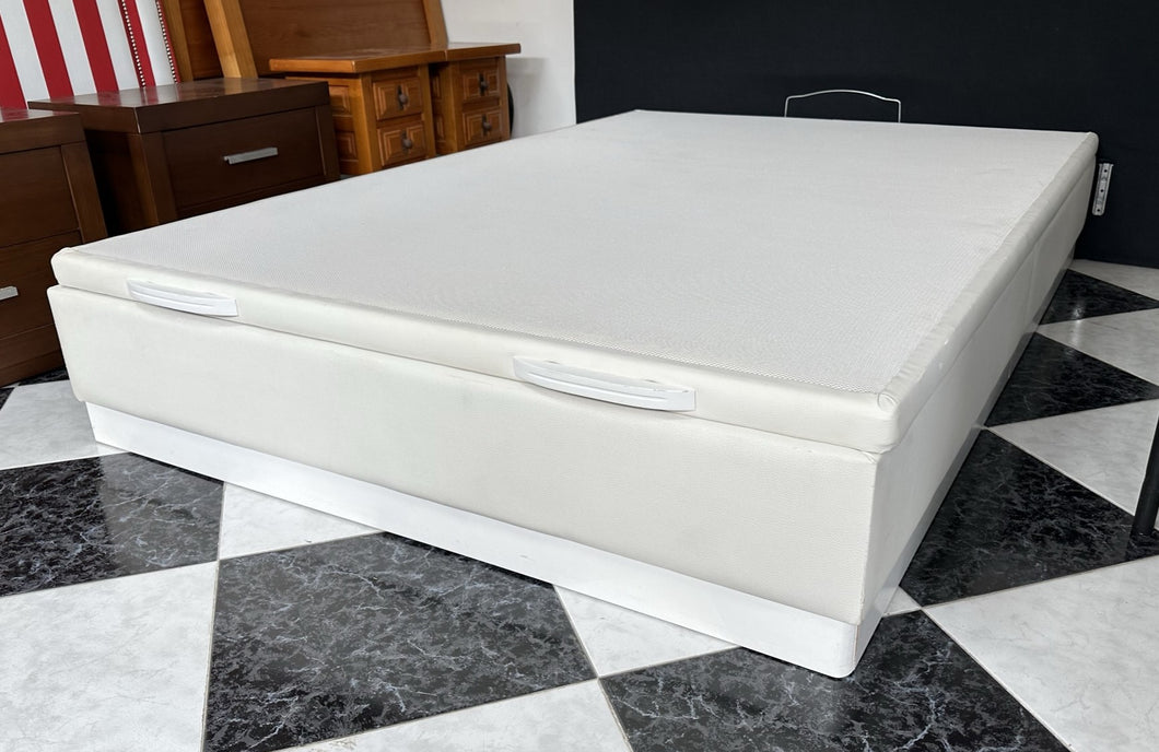 1036 - Canape (lift up base) without mattress. (135cm x 200cm). Faux leather.