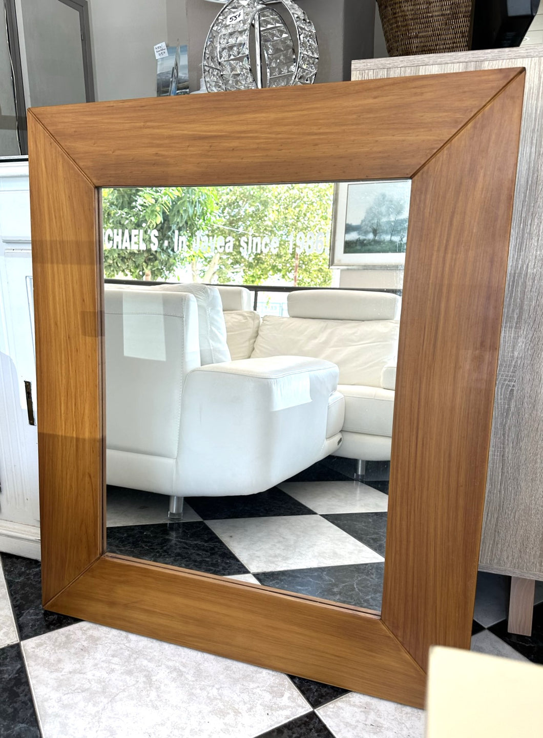 1049 - High quality wooden mirror (85cm x 101cm)