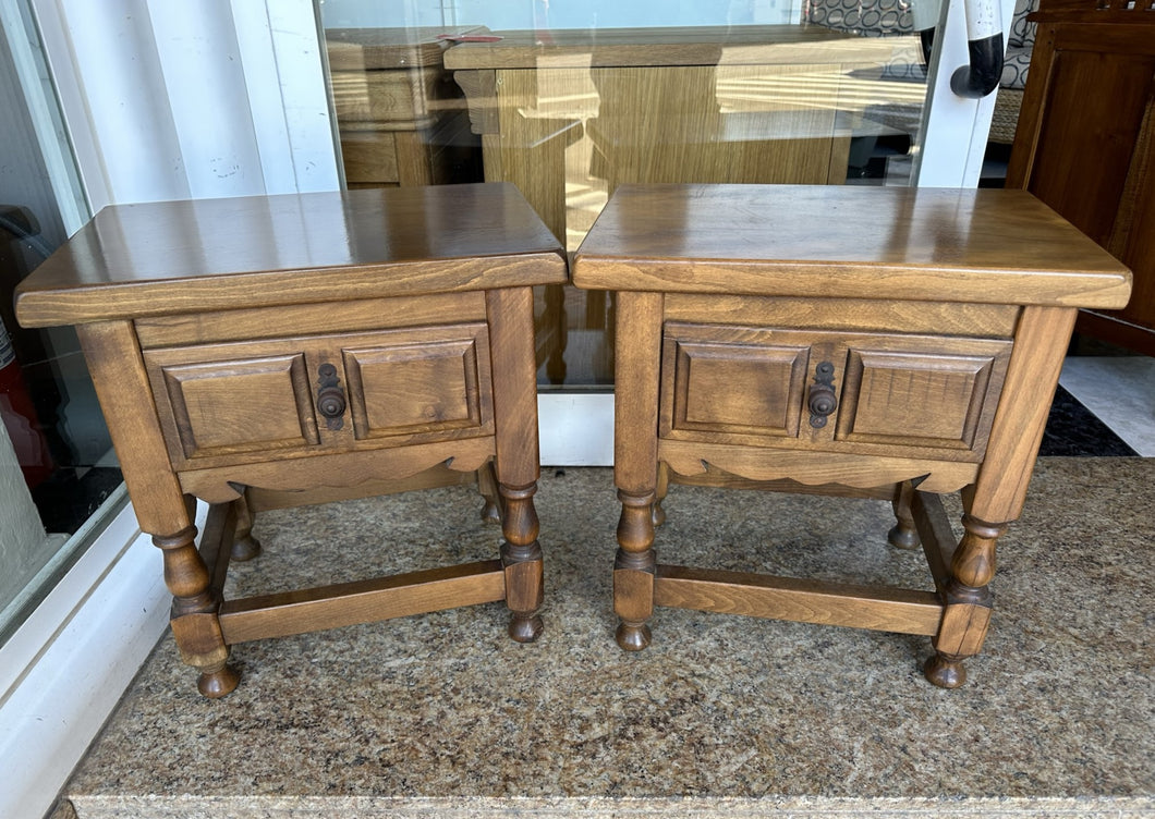 1148  - Two Castilian bed side tables. (46cm x 30cm, 46cm high) Both for 85€