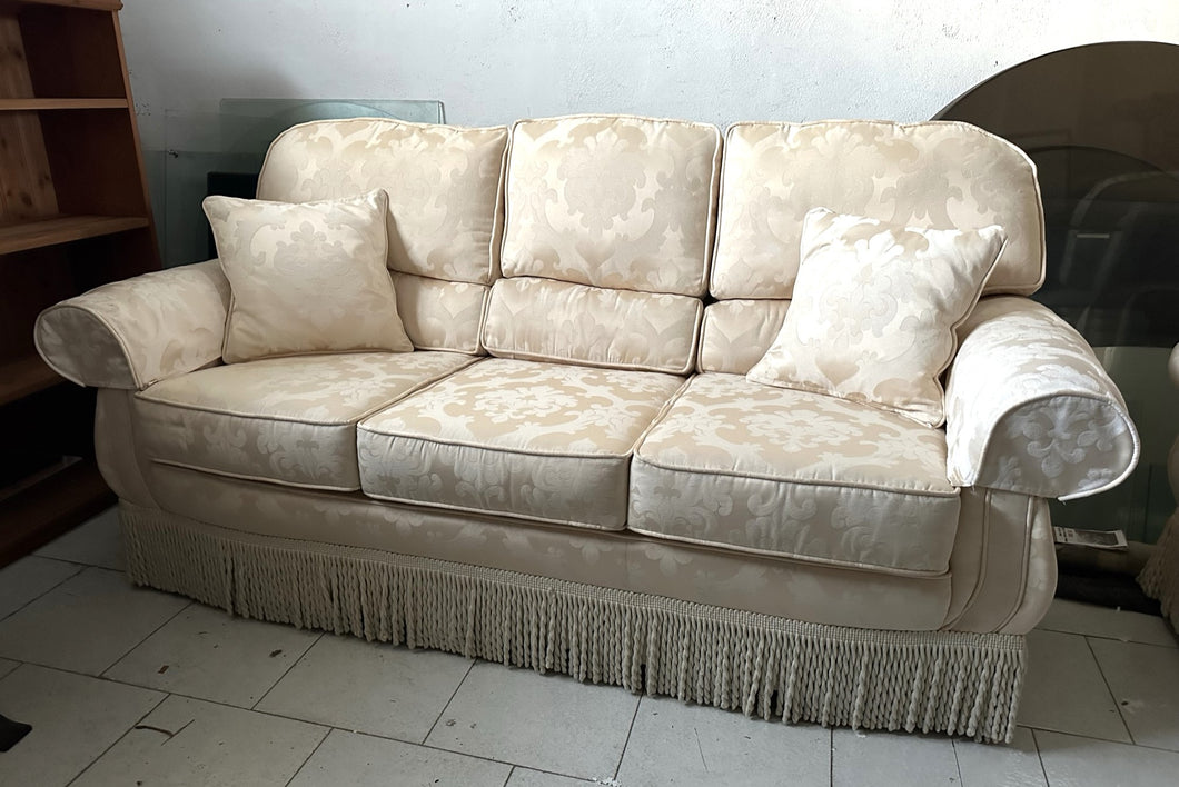 1198 - Vintage sofa in good condition (chair available as well)