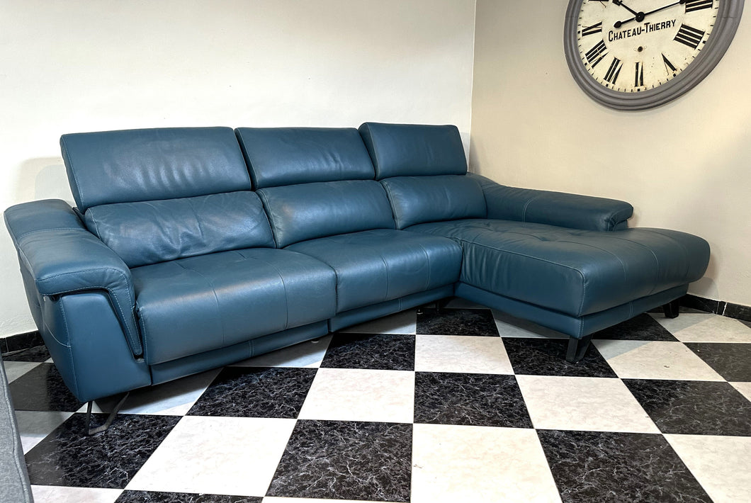 1001 - High quality ELECTRIC leather L-shaped sofa. Teal color. In very good condition! (Sides: 285cm and 182cm)