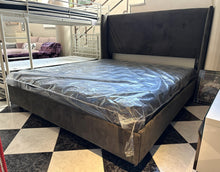 Cargar imagen en el visor de la galería, 1023 - Very LARGE high quality bedframe (dark green, velvet) + **FACTORY NEW** quality double sided pocket spring mattress (180cm x 210cm, extra long!) = 965€.