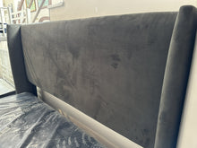 Cargar imagen en el visor de la galería, 1023 - Very LARGE high quality bedframe (dark green, velvet) + **FACTORY NEW** quality double sided pocket spring mattress (180cm x 210cm, extra long!) = 965€.