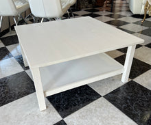 Load image into Gallery viewer, 1094 - Wooden large squared coffee table (90cm x 90cm, 47cm high) in very good condition!
