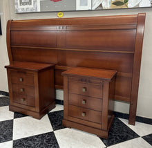 Cargar imagen en el visor de la galería, 1106 - Solid wooden super king headboard (193cm wide, 131cm high) + 2 bedside tables (54cm x 37cm, 64cm high).
