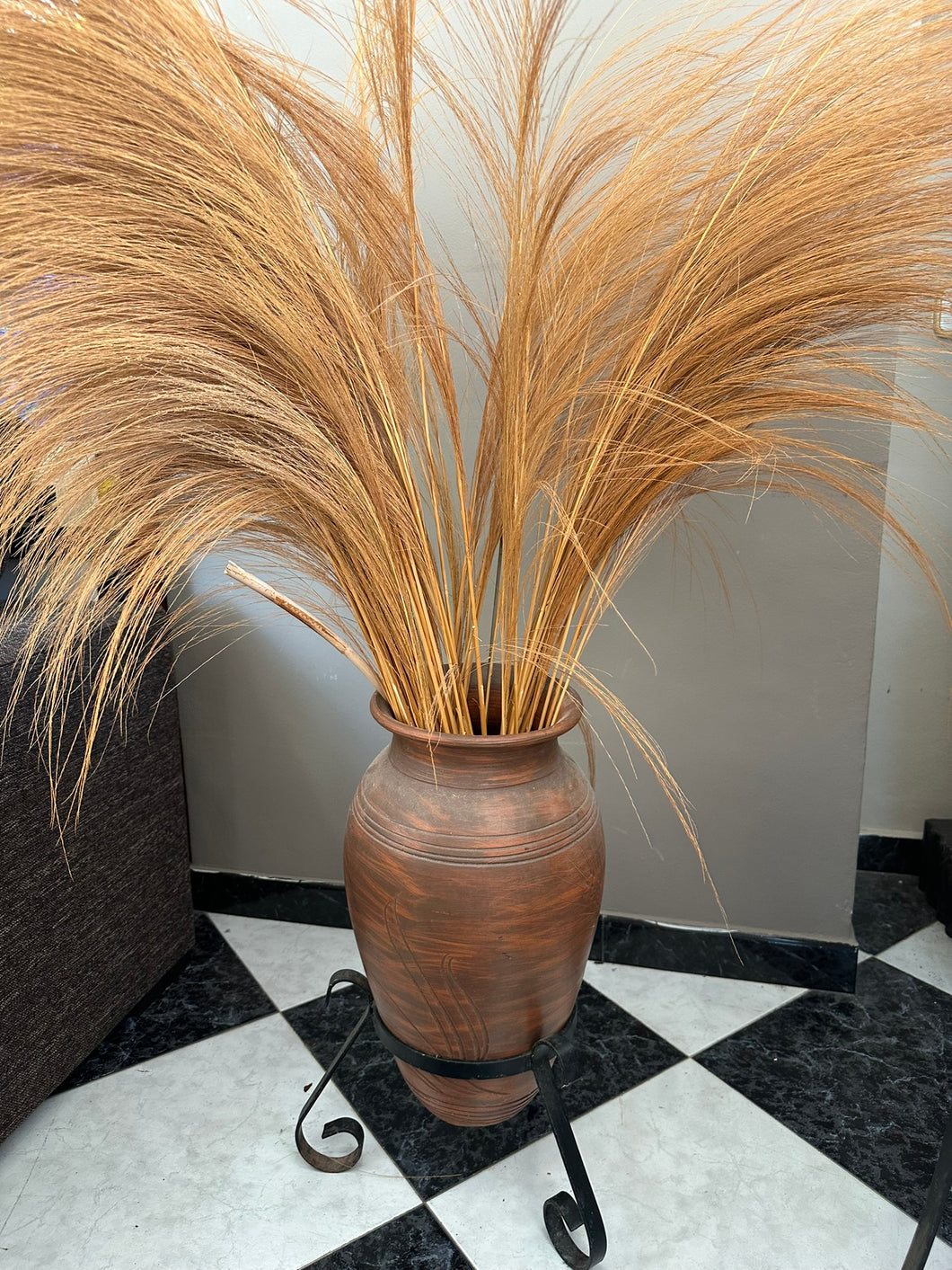 1061 - Pot, stand and straw. (pot + stand = 58cm)