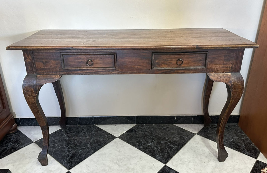 1018 - Vintage high quality wooden desk / console table. (121cm x 48cm, 75cm high)