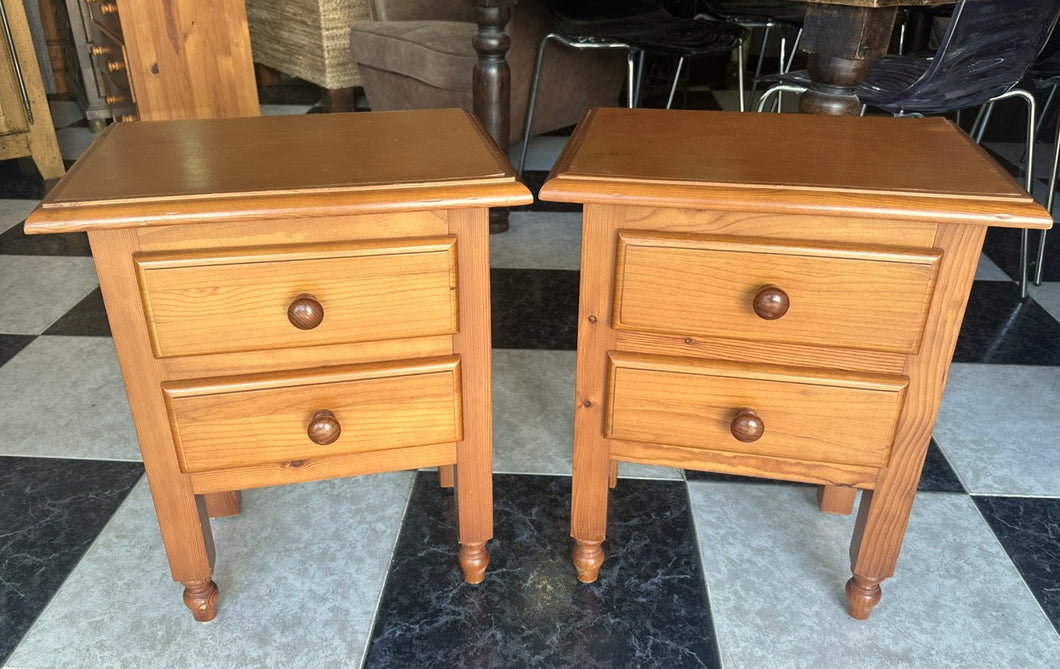 1089 - Two bedside tables (we have FOUR in stock!) 75€ for both