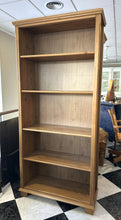Load image into Gallery viewer, 1061 - Wooden bookshelf (90cm x 40cm, 191cm high)
