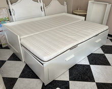 Load image into Gallery viewer, 1043 - Bed sofa / trundle bed / guest bed with drawers in good condition! (click for more photos!! (Mattresses 80cm x 200cm)
