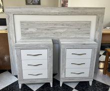Load image into Gallery viewer, 1095 - High quality solid, (heavy!) headboard (160cm wide, 120cm high) + 2 bedside tables (51cm x 35cm, 71cm high)
