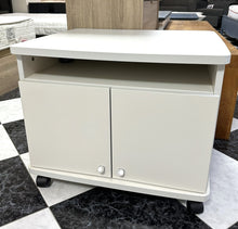 Cargar imagen en el visor de la galería, 1192 - White cabinet (69cm x 60cm, 55cm high) on wheels.
