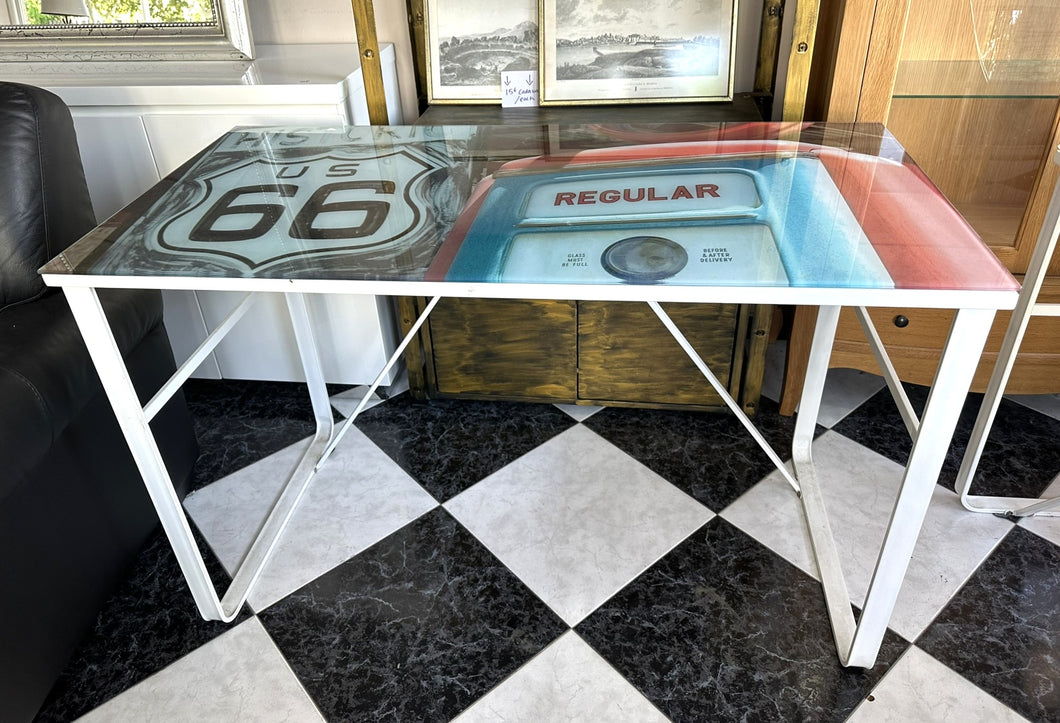 1084 - Desk (120cm x 60cm, 76cm high)