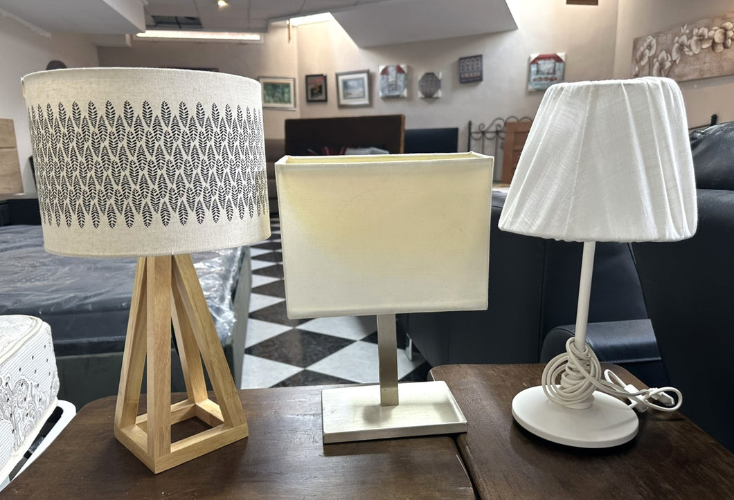 1208 - Lamps (Left 25€, middle 5€, right 15€)