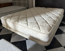 Load image into Gallery viewer, 1161 - Mattress (Sealy, nice and clean) + tapi base (150cm x 200cm).

