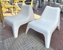 Cargar imagen en el visor de la galería, 1184 - Two PVC chairs. 55€ for both.
