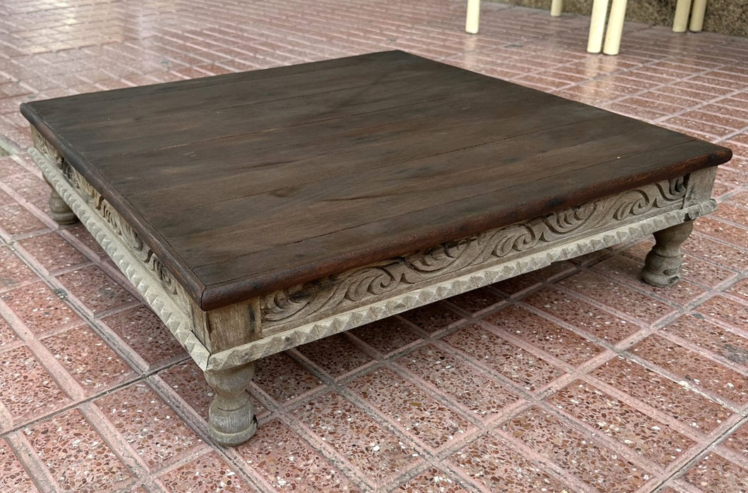 1092 - Very low table (63cm x 63cm, 18cm high)