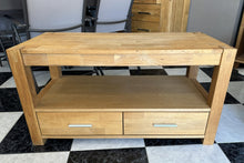 Cargar imagen en el visor de la galería, 1124 - Solid oak TV-table (102cm x 45cm, 55cm high)  RESERVADO!
