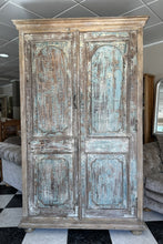 Load image into Gallery viewer, 1000 - Large fantastic rustic cabinet! A must see! (130cm x  52cm, 209cm high)
