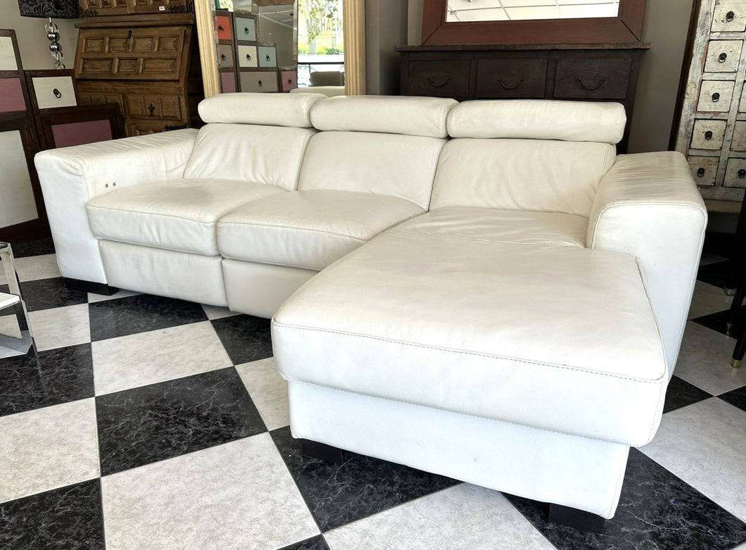 1013 - Leather ELECTRIC recliner L-shaped sofa!  (Sides: 245cm and 165cm)