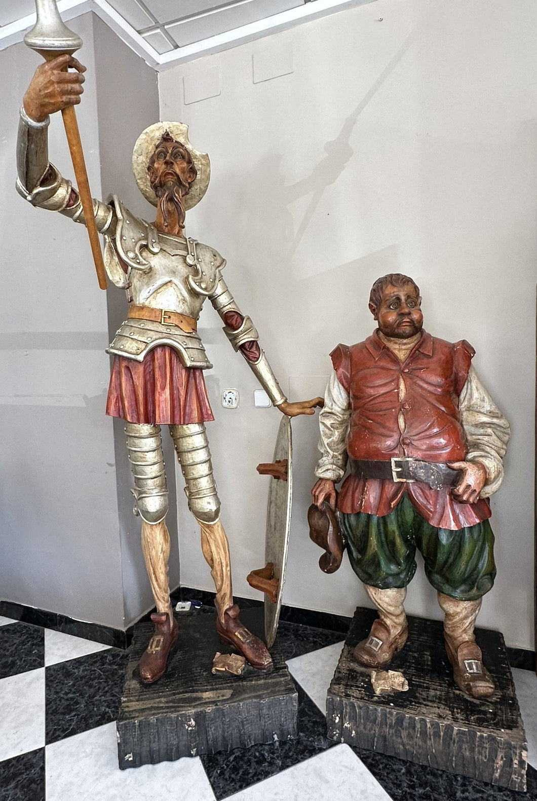 1006 - Don Quijote and Sancho Panza statues! They were bought from a restaurant and the owner bought them new for 8000€!!! We are selling both for 1495€.