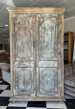Load image into Gallery viewer, 1000 - Large fantastic rustic cabinet! A must see! (130cm x  52cm, 209cm high)
