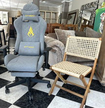Load image into Gallery viewer, 1132 - Office/gamer chair 85€ and chair 65€.
