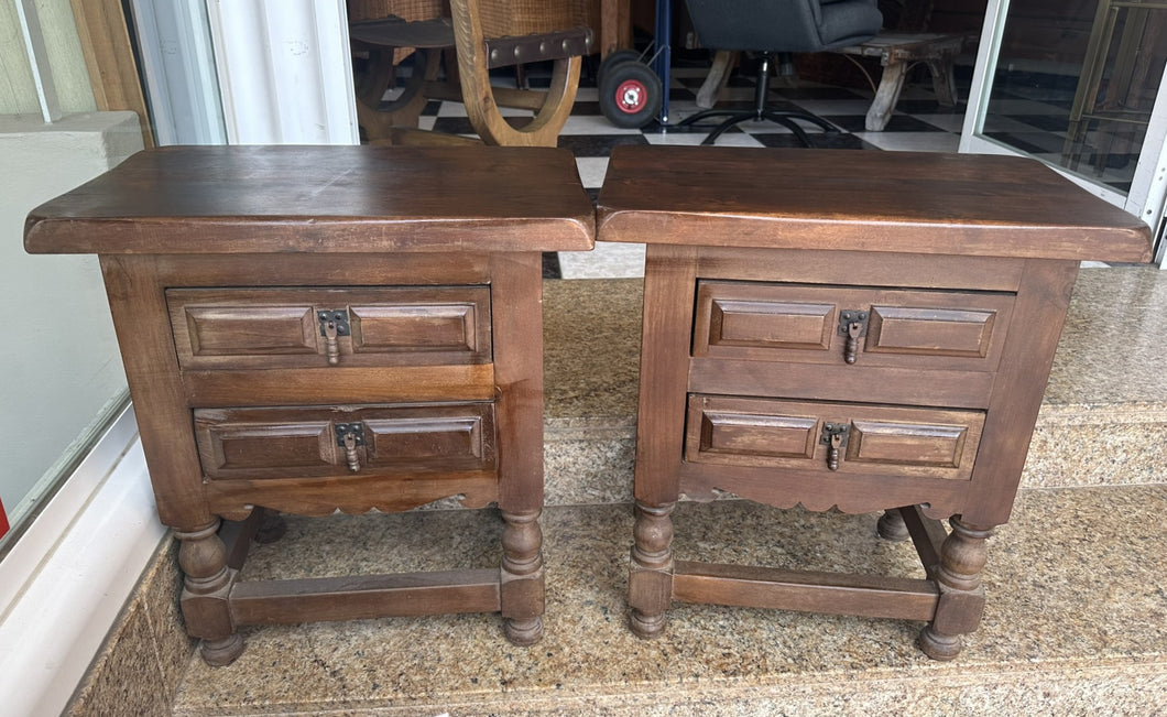 1118 - Castilian bed side tables (WE HAVE FOUR IN STOCK!) (53cm x 33cm, 58cm high) 125€ for the pair/for two bedsides)
