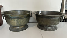 Cargar imagen en el visor de la galería, 1108 - Antique copper bowls (both 30cm diameter) 85€ each.
