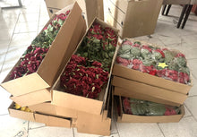 Load image into Gallery viewer, 1201 - Artificial flowers sets! 15 and 10€ /box!!
