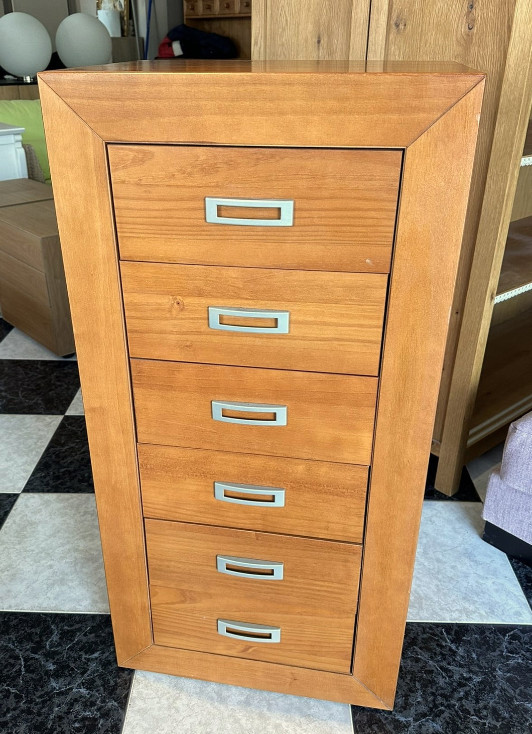 1117 - Tall chest of drawers / sifonier (53cm x 40cm, 107cm high)