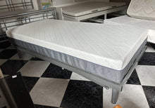 Load image into Gallery viewer, 1117 - ELECTRIC bed! As new!! (90cm x 190cm)
