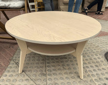Cargar imagen en el visor de la galería, 1160 - Wooden round coffee table (80cm)
