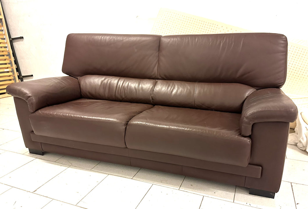 1018 - High quality leather sofa in very good condition (195cm wide, 90cm deep, back is 95cm high)