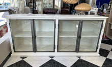 Cargar imagen en el visor de la galería, 1008 -  Large quality solid heavy sideboard with glass doors (190cm x 45cm, 86cm high)
