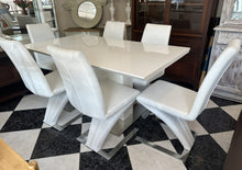 Load image into Gallery viewer, 1004 - High quality high gloss dining table (160cm x 90cm) + 6 chairs. =395€ for the set

