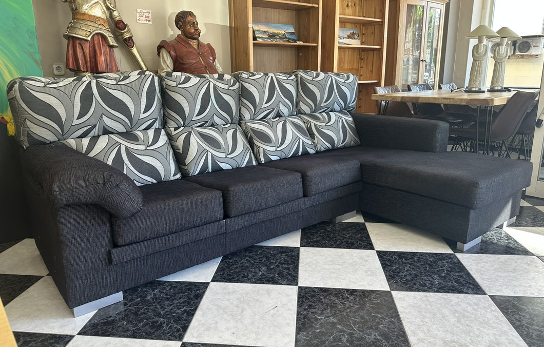 1070 - L-shaped / chaise lounge sofa, fabric, in good condition (Sides: 250cm and 160cm)