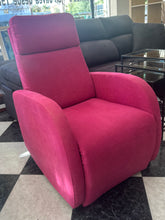 Load image into Gallery viewer, 1012 - Manual RECLINER in very good condition!  (the "stain" on the lower front is sun beam)
