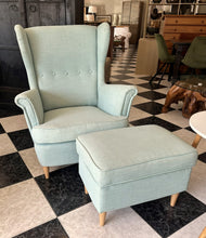 Cargar imagen en el visor de la galería, 1021 - Armchair + foot rest.
