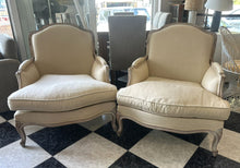 Cargar imagen en el visor de la galería, 1013 - Two vintage style large armchairs.
