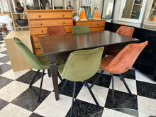 Cargar imagen en el visor de la galería, 1022 - Solid wooden dining table 145€ + 6 velvet dining chairs 165€ for all 6, or the whole set for 265€
