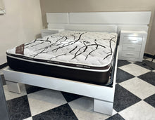 Cargar imagen en el visor de la galería, 1008 - Bet set. Bedframe +  mattress (135cm x 190cm) + 2 bedside tables + headboard (250cm wide). All in very good condition!
