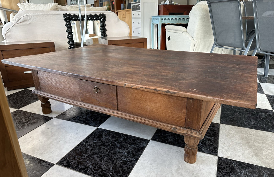 1008 - VERY large rustic coffee table! (170cm x 109cm, 45cm high)