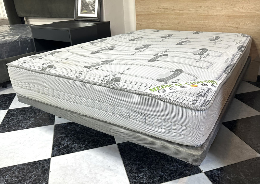 1048 - Good quality and very comfortable (and clean!) mattress +  tapi (solid) base (140cm x 190cm)