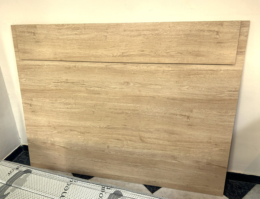 1049 - Wooden headboard (160cm wide, 120cm high)