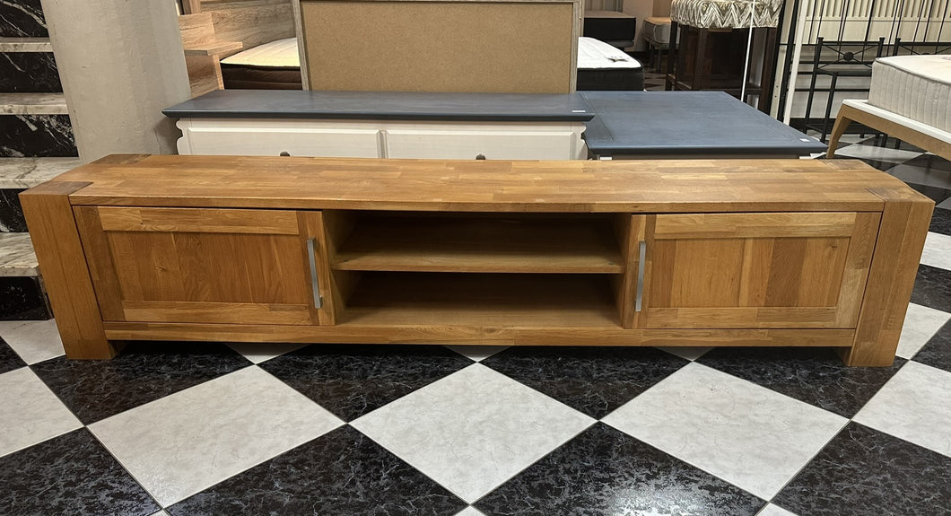 1037 - Large solid oak TV-table (222cm x 45cm x 46cm high)  RESERVED