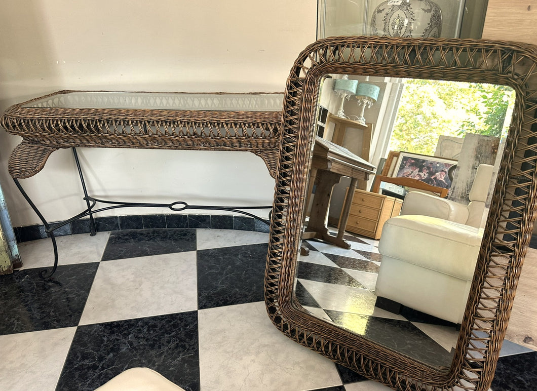 1076 - Rattan console table 75€ (113cm x 44cm, 71cm high) + mirror 55€ (71cm x 98cm) or both 120€